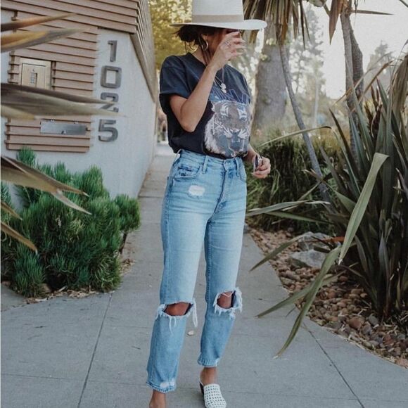 MOTHER SUPERIOR The Tomcat in Confession - Picture 15 of 16